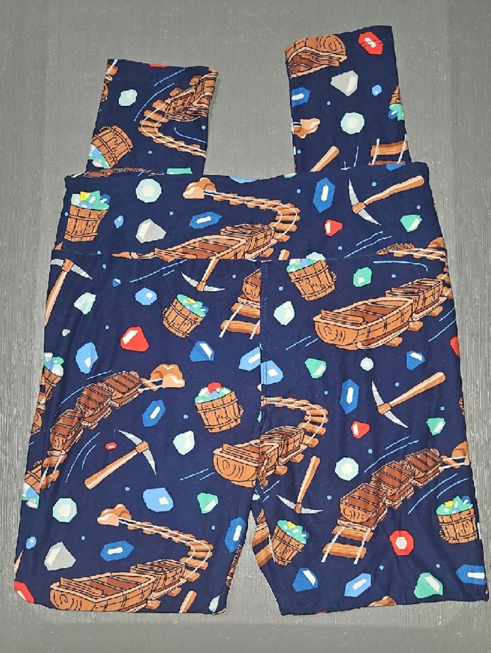 Ambrie Disney Snow White Drawf Mines Themed Leggings Euc - Picture 2 of 4